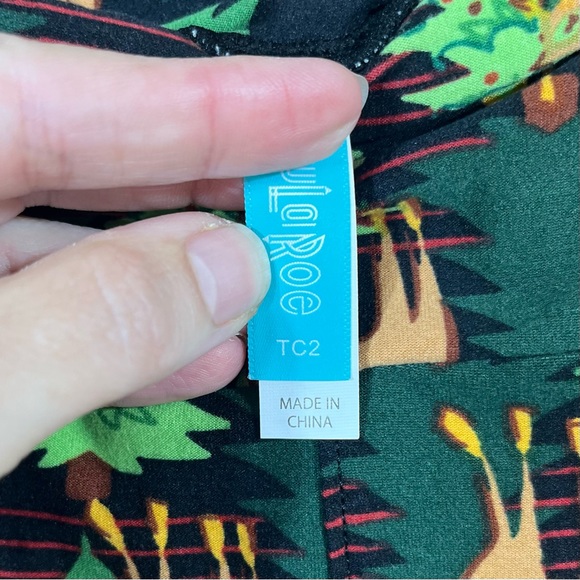 Terra & Sky 14W Top with LuLaRoe TC2 Christmas leggings - Picture 10 of 13
